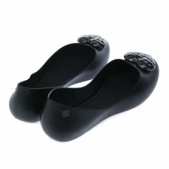 Women's Zaxy New Start Heart Shoes in Black -Goodwin Smith 10187207d06a4803b7902137c94a49ca